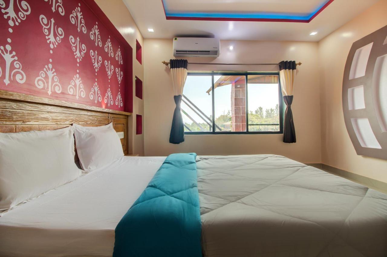 Lifeline Villas - Marvel Valley View 5Bhk With Private Pool,Surrounded By Strawberry Farms Mahabaleshwar Exterior photo