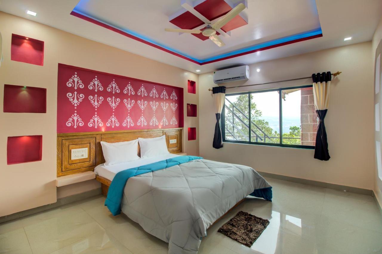 Lifeline Villas - Marvel Valley View 5Bhk With Private Pool,Surrounded By Strawberry Farms Mahabaleshwar Exterior photo
